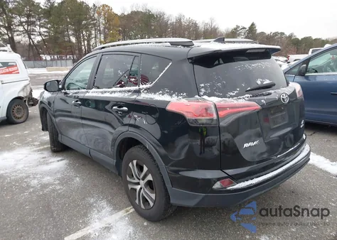 2018 Toyota Rav4 Le z USA, uszkodzony, nr VIN 2T3BFREV2JW839290